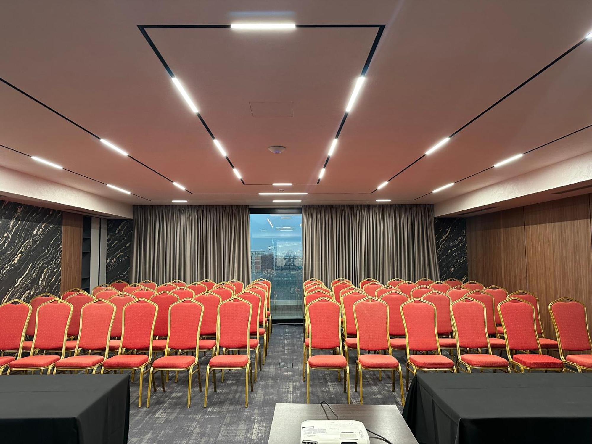 Marinaj & 4* Tirana